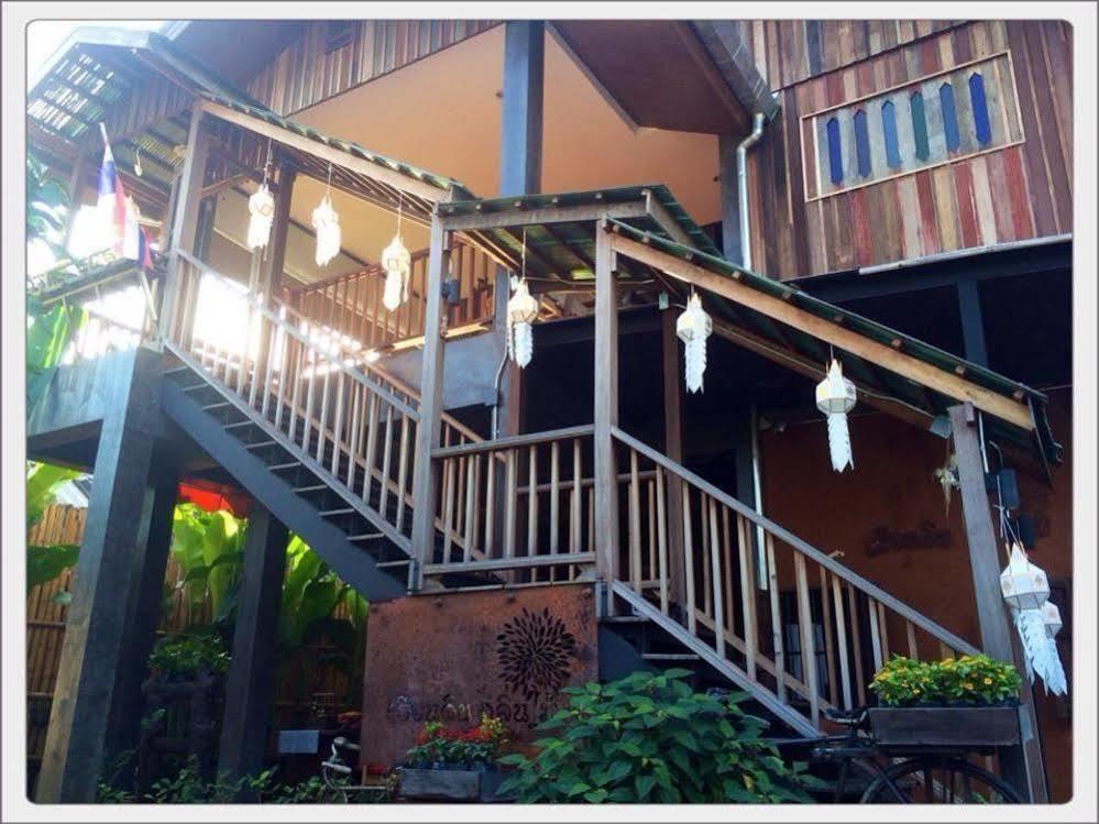 เฮือนดิน กลิ่นไม้ บูทิค โฮเต็ล Hotel เชียงใหม่ ภายนอก รูปภาพ